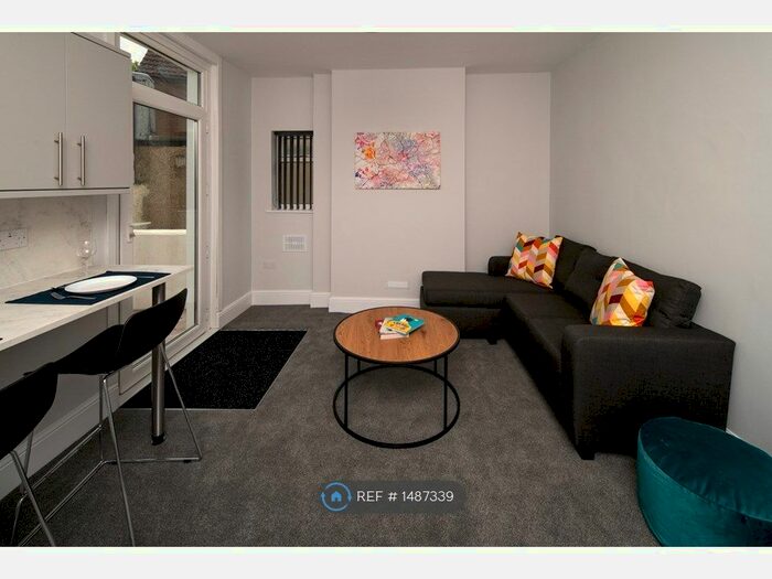 1 Bedroom Flat To Rent In New Station Road, Bristol, BS16