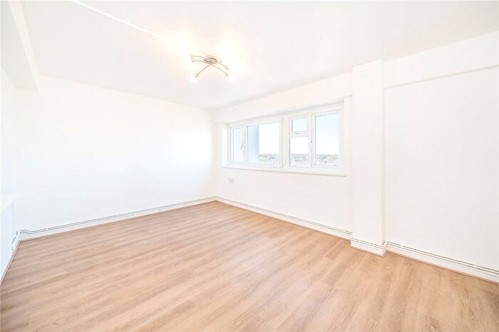 2 Bedroom Flat To Rent In Eltham Road, London, SE12