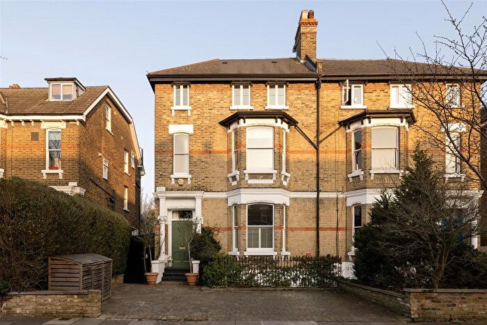 5 Bedroom Semi-Detached House For Sale In Cumberland Park, Poets Corner, Acton, London, W3