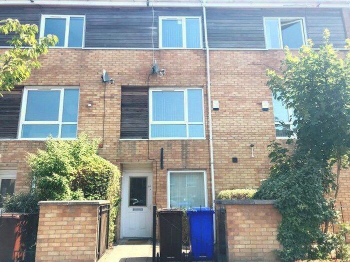 4 Bedroom Detached House To Rent In Greengage, Manchester, M13