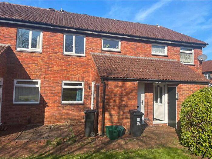 1 Bedroom Apartment To Rent In Handford Way, Longwell Green, BS30