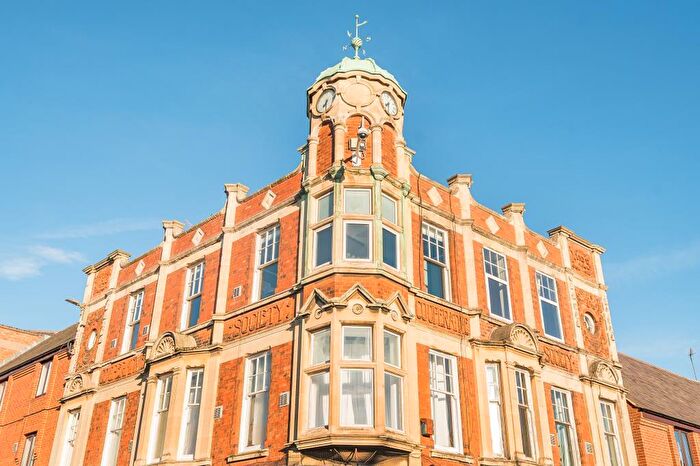 2 Bedroom Flat For Sale In Banbury, Oxfordshire, OX16