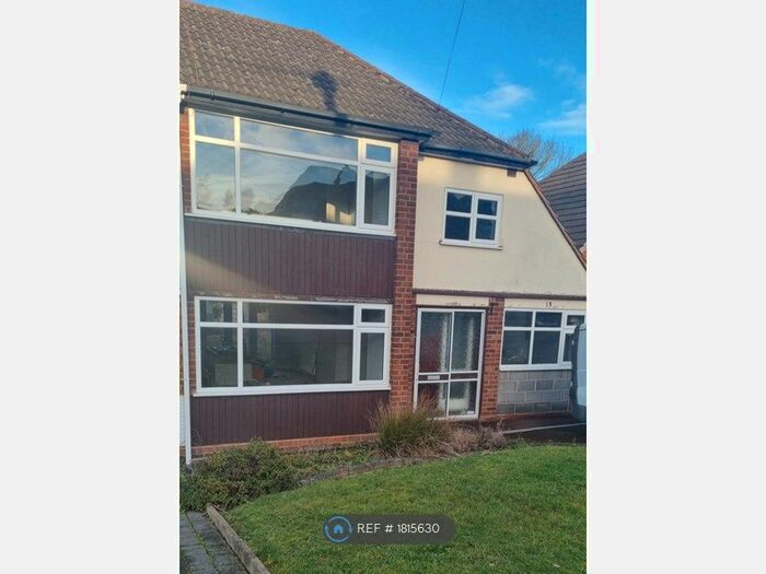3 Bedroom Semi-Detached House To Rent In Cranbourne Avenue Ettingshall Park, Wolverhampton, WV4