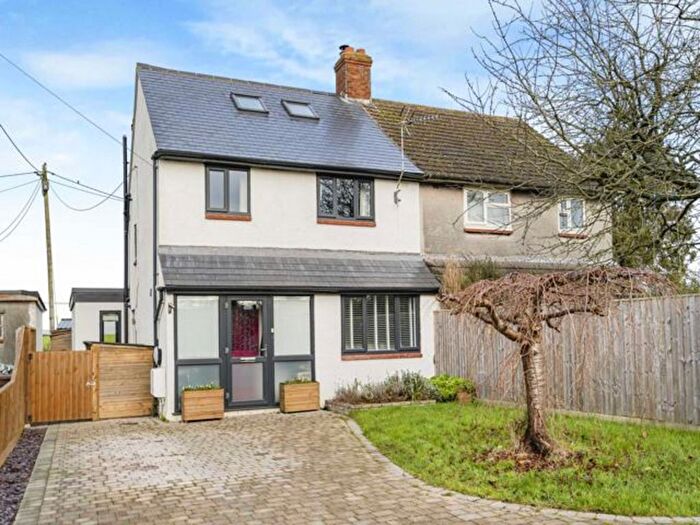 4 Bedroom Semi-Detached House For Sale In Kidlington Road, Islip, OX5