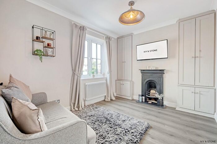 3 Bedroom Semi-Detached House For Sale In Woodhouse Lane, Broomfield, Chelmsford, Essex, CM1