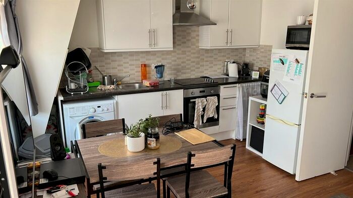 1 Bedroom Flat To Rent In Rock Street, London, N4