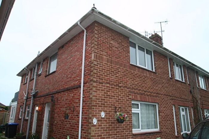 2 Bedroom Flat To Rent In Princess Avenue, Worthing, BN13