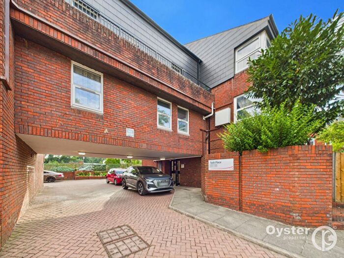 2 Bedroom Flat For Sale In Tash Place, London, N11