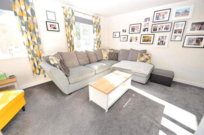 4 Bedroom Semi Detached House For Sale In Fagley Rise, Eccleshill, BD2