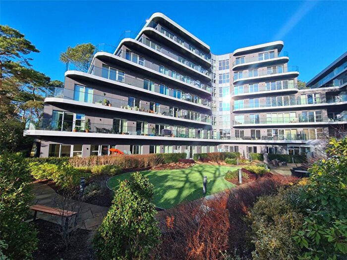 2 Bedroom Apartment For Sale In Mount Road, Lower Parkstone, Poole, Dorset, BH14
