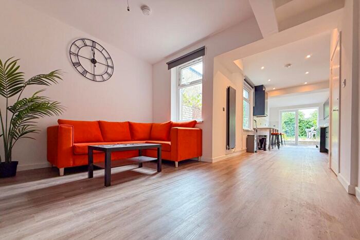 6 Bedroom Terraced House To Rent In Strathnairn Street, Roath, CF24