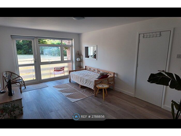 1 Bedroom Flat To Rent In Beddington Gardens, Wallington, SM6