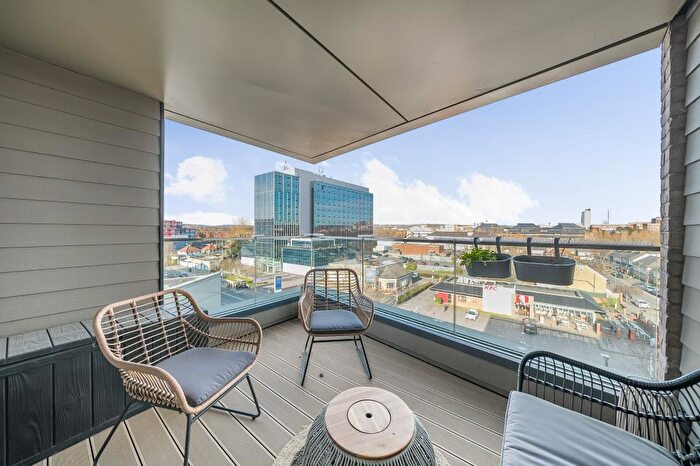 3 Bedroom Flat For Sale In Eastern Point, Colindale, NW9