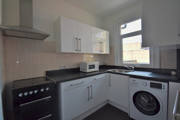 3 Bedroom Flat To Rent In Passey Place, London, SE9