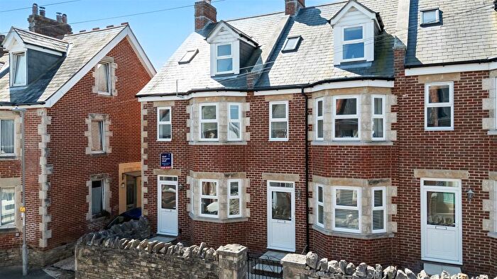 3 Bedroom Property For Sale In Osborne Road, Swanage, BH19