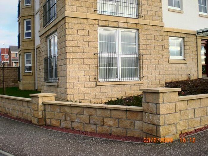2 Bedroom Flat To Rent In Bittern Court, Dunfermline, Fife, KY11