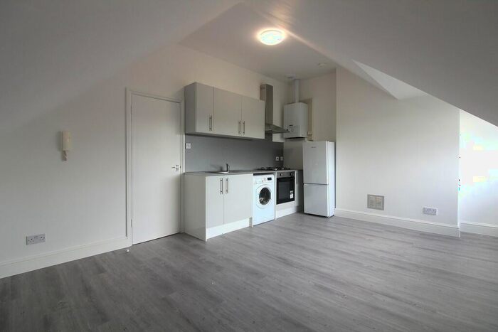 1 Bedroom Flat To Rent In Maryland Road, Wood Green, N22