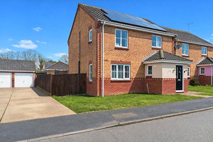 3 Bedroom Detached House For Sale In Cloverland Drive, Hemsby, NR29