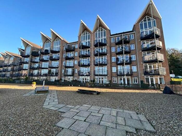 2 Bedroom Apartment To Rent In Valetta Way, Esplanade, Rochester, ME1