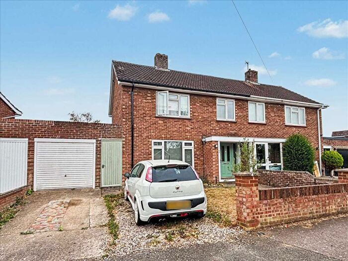 3 Bedroom Semi-Detached House For Sale In The Ridgeway, Putnoe, Bedford, MK41