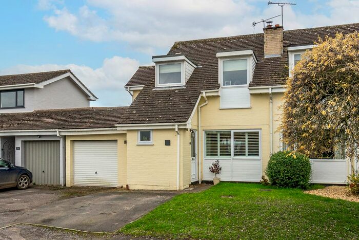 4 Bedroom Semi-Detached House For Sale In Cowley Way, Sutton Benger, Chippenham SN15