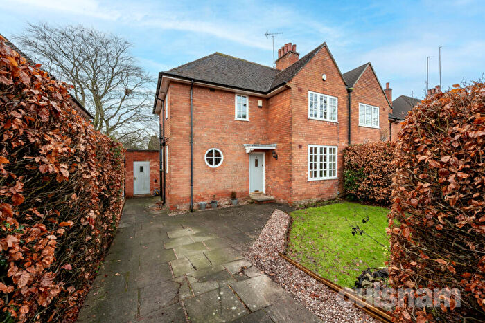 3 Bedroom Semi Detached House For Sale In Fox Hill, Bournville Village Trust, Selly Oak, Birmingham, B29