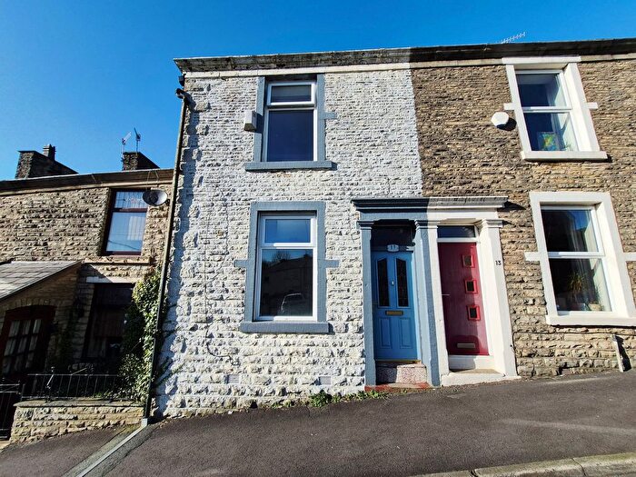2 Bedroom Property To Rent In Dove Lane, Darwen, BB3