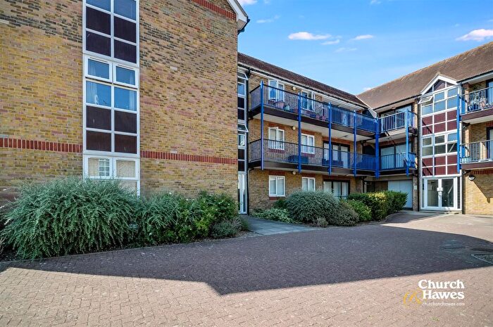 2 Bedroom Apartment For Sale In Belvedere Road, Burnham-On-Crouch, CM0