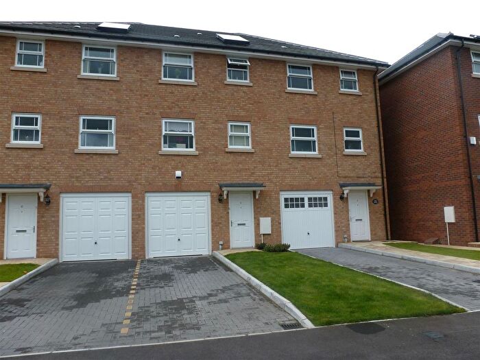 2 Bedroom Flat To Rent In Eagle Road, Cippenham, Berks, SL1