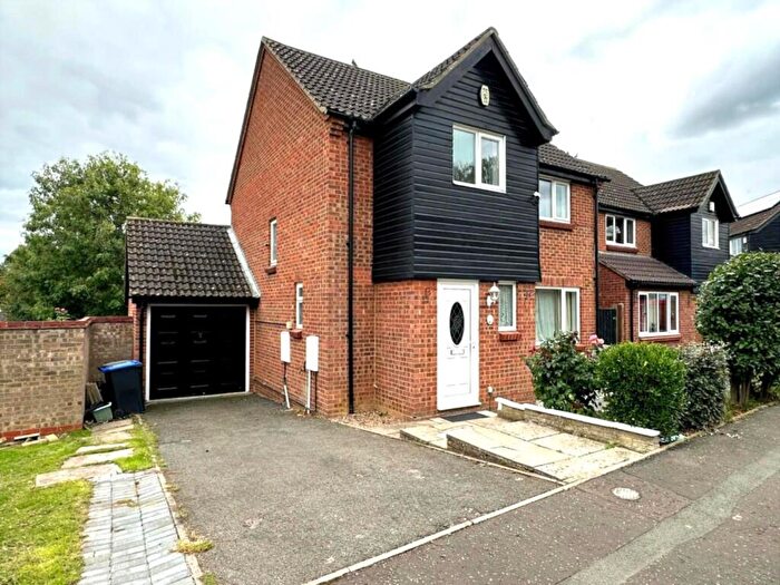 4 Bedroom Detached House For Sale In Daimler Close, Rectory Farm, Northampton, NN3