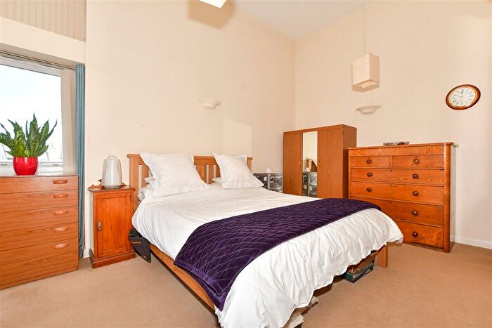 2 Bedroom Flat For Sale In Beaconsfield Road, Dover, Kent, CT16