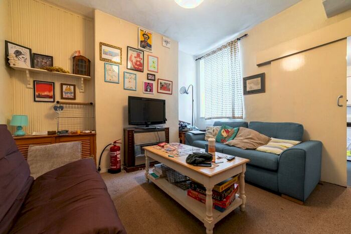 3 Bedroom Terraced House To Rent In Allensbank Road, Heath, CF14