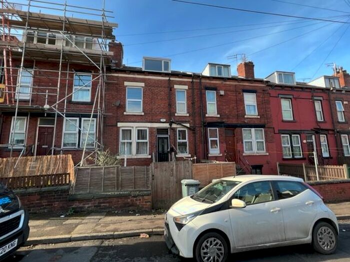 2 Bedroom Property To Rent In Rydall Terrace, Holbeck, Leeds LS11