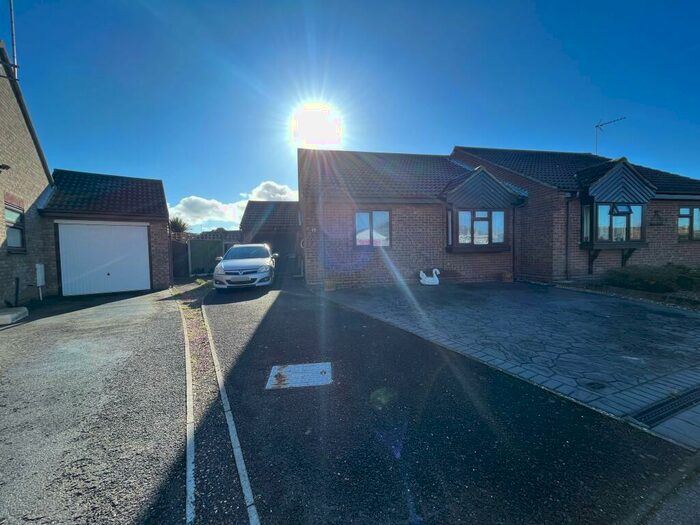 2 Bedroom Bungalow To Rent In Shotley Close, Clacton-on-Sea, CO16