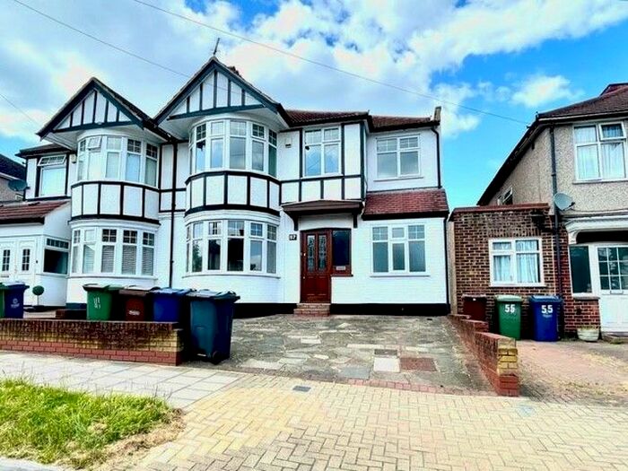 5 Bedroom Semi-Detached House To Rent In Weighton Road, Harrow, HA3