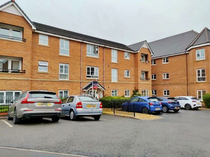 3 Bedroom Flat To Rent In Madison Gardens, Westhoughton, Bolton, BL5