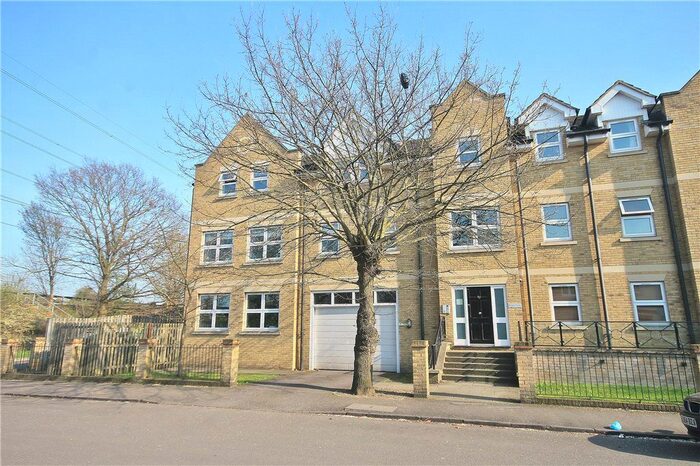 1 Bedroom Flat To Rent In Leacroft, Staines-Upon-Thames, Surrey, TW18