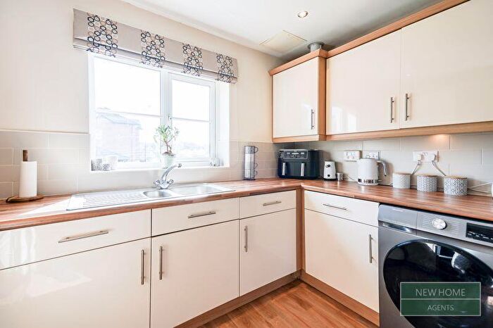 4 Bedroom End Of Terrace House For Sale In Eyre Court, Bramley, Rotherham, S66