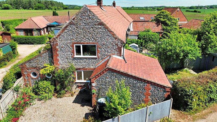 3 Bedroom Semi-Detached House For Sale In Back Lane, West Beckham, NR25