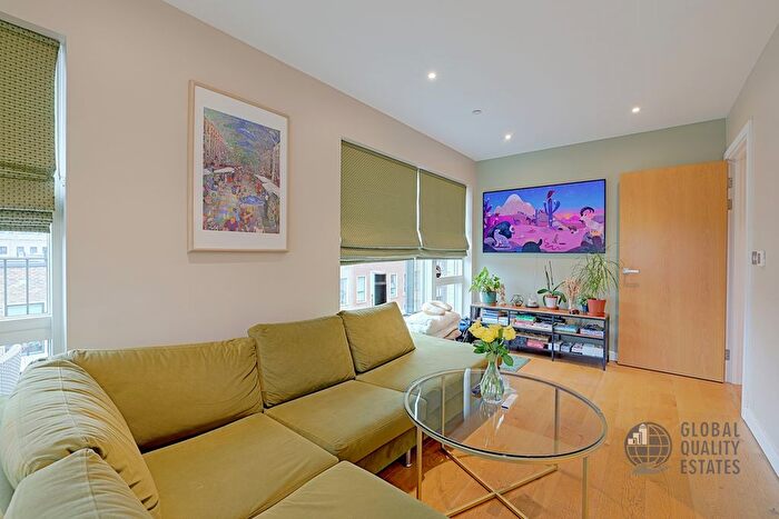 2 Bedroom Flat To Rent In Lismore Boulevard, NW9