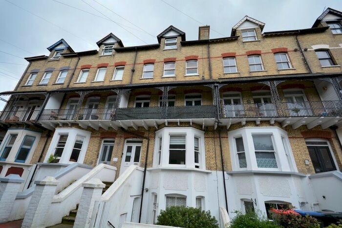 1 Bedroom Flat To Rent In Adrian Square, Westgate, CT8