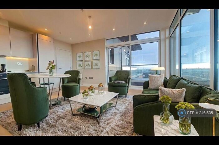 2 Bedroom Penthouse To Rent In Raffles House, London, NW4