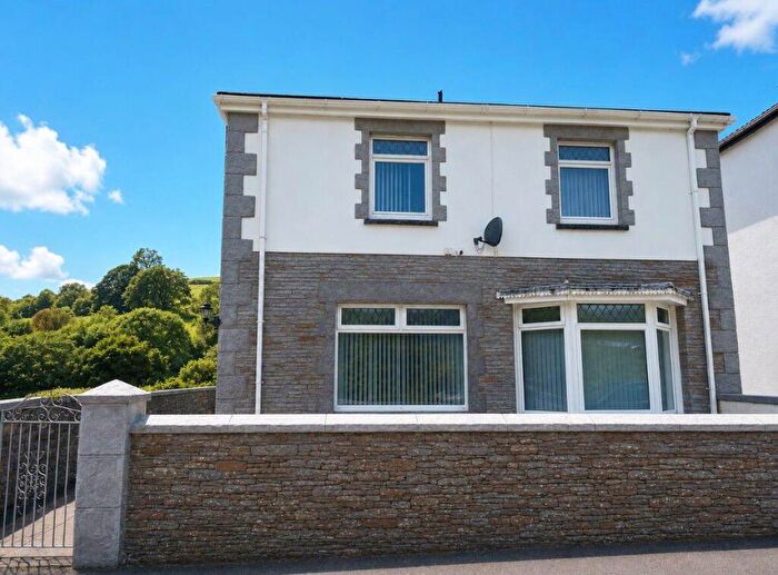 4 Bedroom Detached House For Sale In Glannant Road, Gilfach Goch, CF39