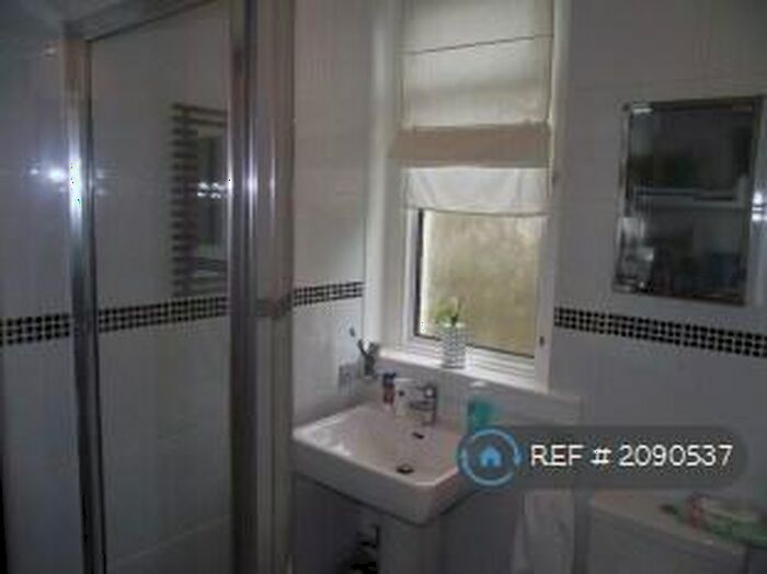 2 Bedroom Flat To Rent In Brightons, Falkirk, FK2