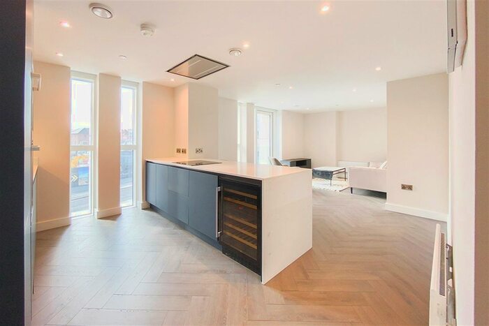 2 Bedroom Flat To Rent In Chester Road, Manchester, M15