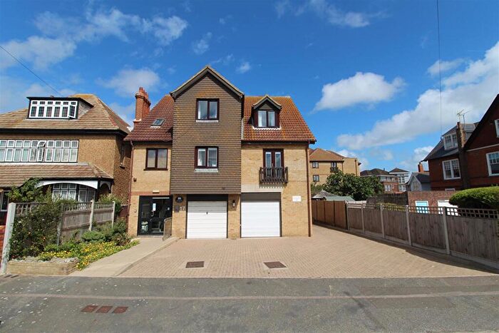 2 Bedroom Retirement Property For Sale In Seapoint Road, Broadstairs, CT10