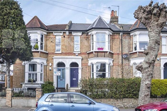4 Bedroom Town House To Rent In Mount Pleasant Lane, Clapton, E5
