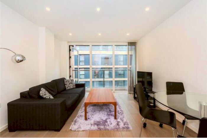 1 Bedroom Flat To Rent In Central Street, London, EC1V