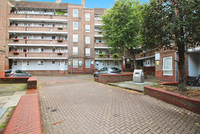 3 Bedroom Flat To Rent In Corbin House, Bow, London, E3