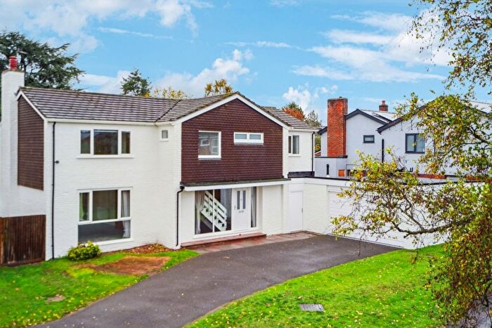 4 Bedroom Detached House To Rent In Foley Close, Beaconsfield, HP9